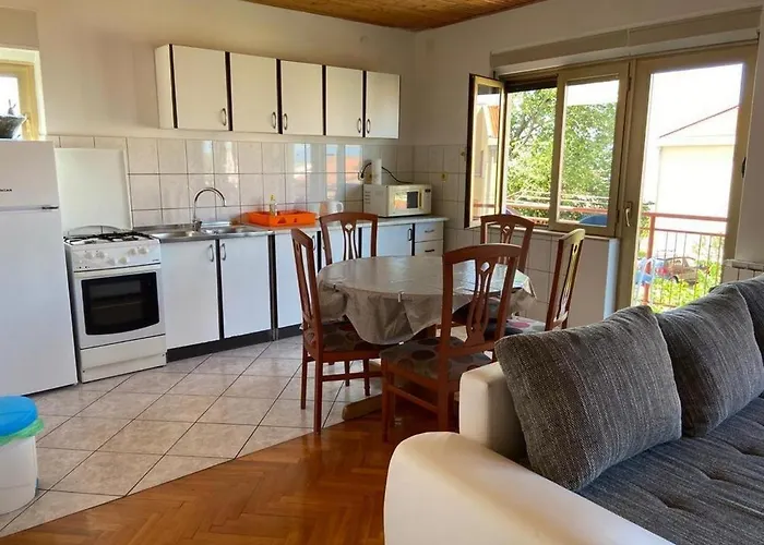 Apartman With Parking Space - 22214 Crikvenica