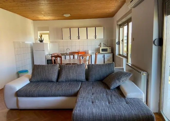 With Parking Space - 22214 Crikvenica
