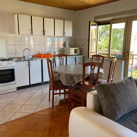 Apartment With A Parking Space - 22214 Crikvenica