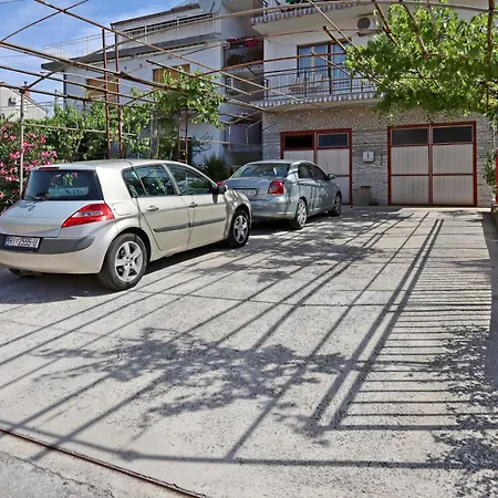 With Parking Space - 22214 Апартаменты